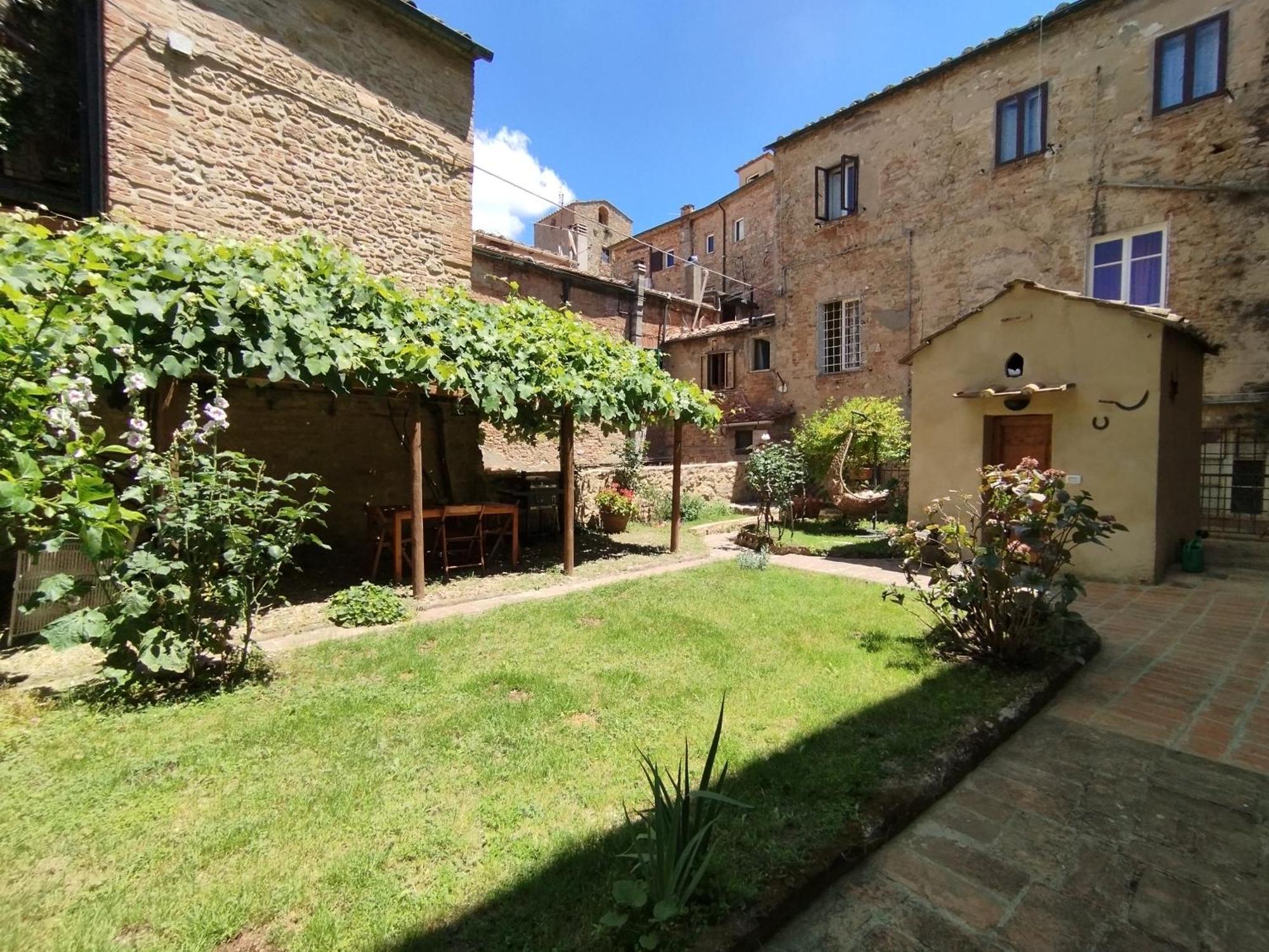 Il Cantuccio- Appartamento In Centro Con Giardino فولتيرا المظهر الخارجي الصورة